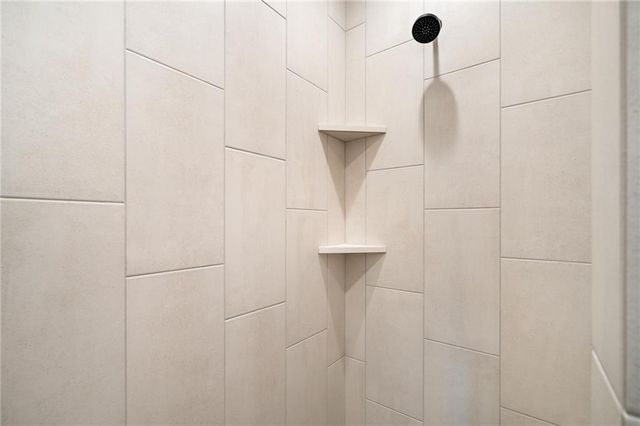 11233 S Sunray Drive, Olathe, KS 66061