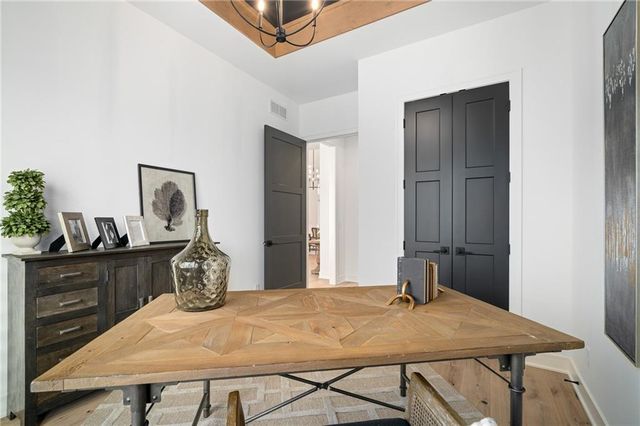 11233 S Sunray Drive, Olathe, KS 66061