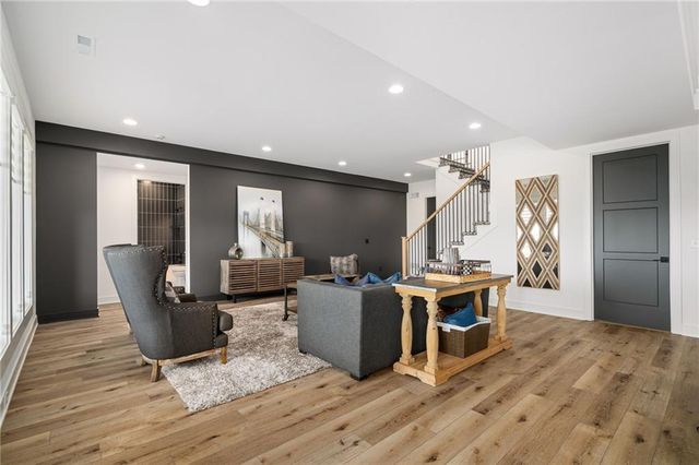 11233 S Sunray Drive, Olathe, KS 66061