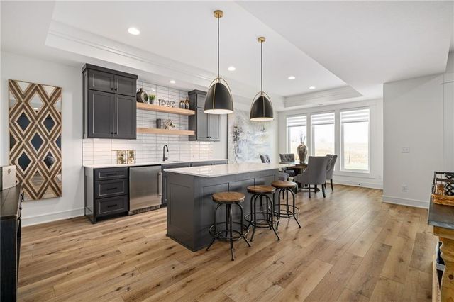 11233 S Sunray Drive, Olathe, KS 66061