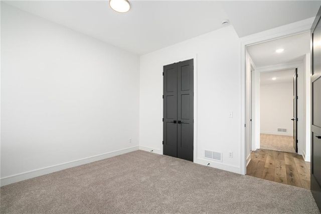 11233 S Sunray Drive, Olathe, KS 66061