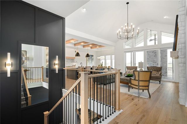 11233 S Sunray Drive, Olathe, KS 66061