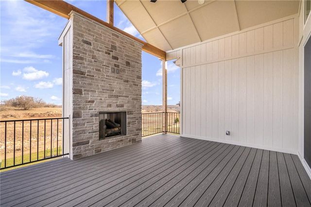 11233 S Sunray Drive, Olathe, KS 66061