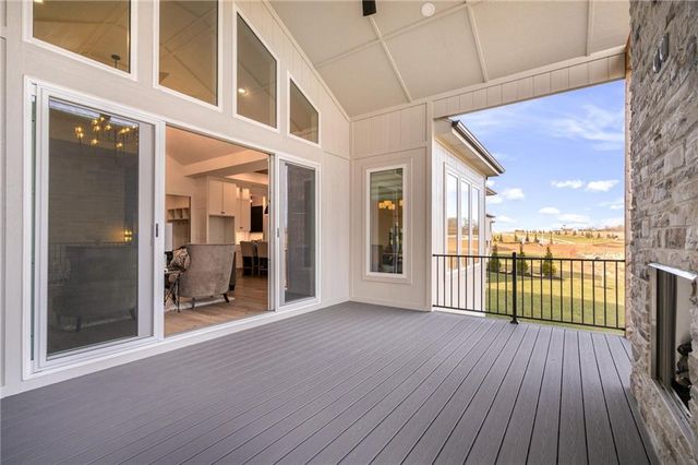 11233 S Sunray Drive, Olathe, KS 66061