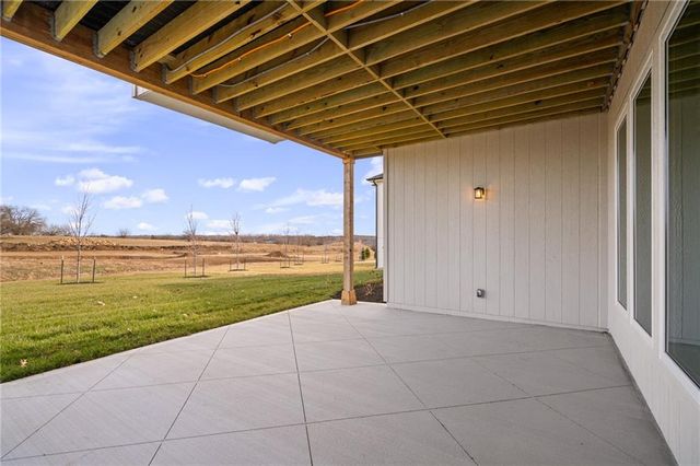 11233 S Sunray Drive, Olathe, KS 66061