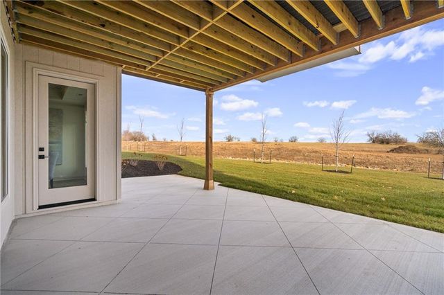 11233 S Sunray Drive, Olathe, KS 66061