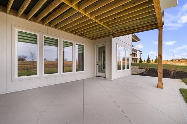 11233 S Sunray Drive, Olathe, KS 66061