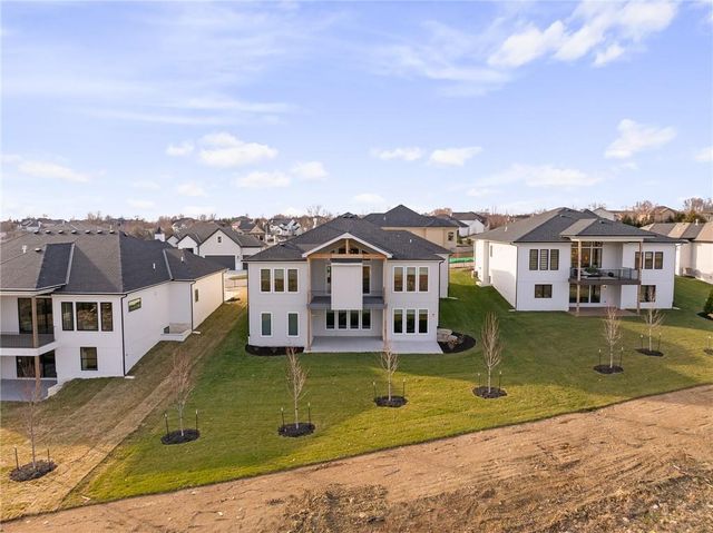 11233 S Sunray Drive, Olathe, KS 66061