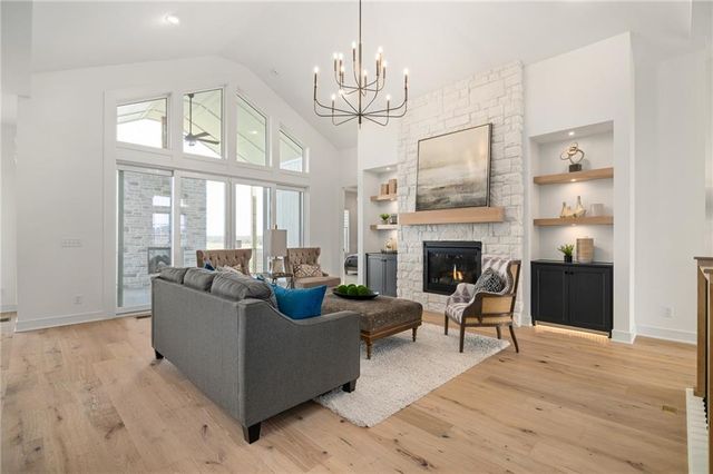 11233 S Sunray Drive, Olathe, KS 66061