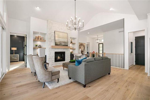 11233 S Sunray Drive, Olathe, KS 66061