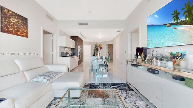 851 NE 1st Ave 1508, Miami, FL 33132