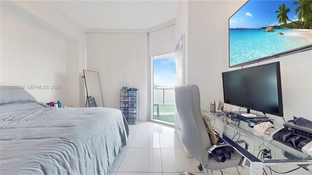 851 NE 1st Ave 1508, Miami, FL 33132