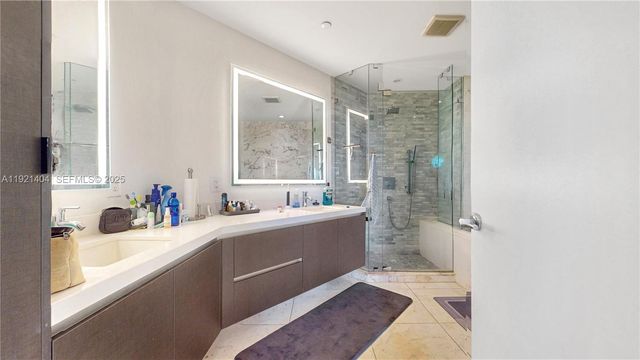 851 NE 1st Ave 1508, Miami, FL 33132