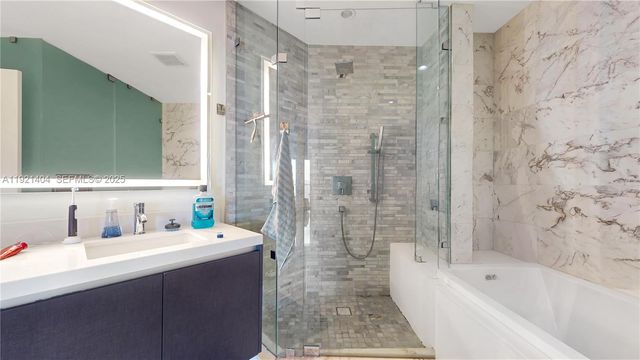 851 NE 1st Ave 1508, Miami, FL 33132