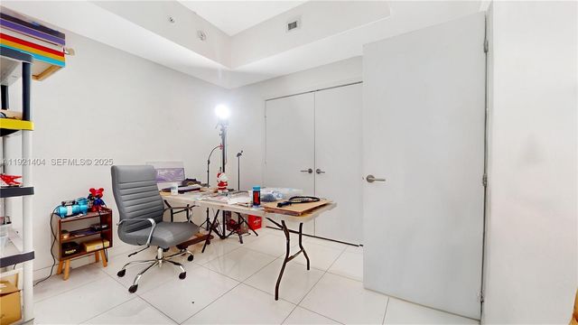 851 NE 1st Ave 1508, Miami, FL 33132