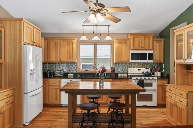 5283 332nd Lane NW, Cambridge, MN 55008