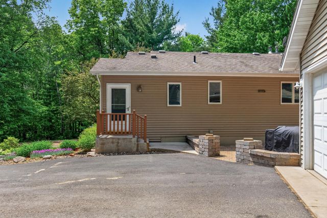 5283 332nd Lane NW, Cambridge, MN 55008