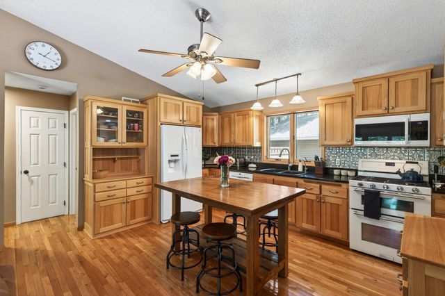 5283 332nd Lane NW, Cambridge, MN 55008
