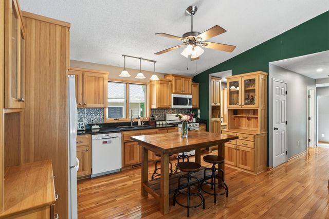 5283 332nd Lane NW, Cambridge, MN 55008