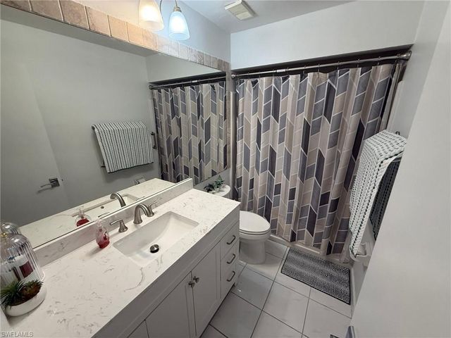 4220 Looking Glass LN # 4302, Naples, FL 34112