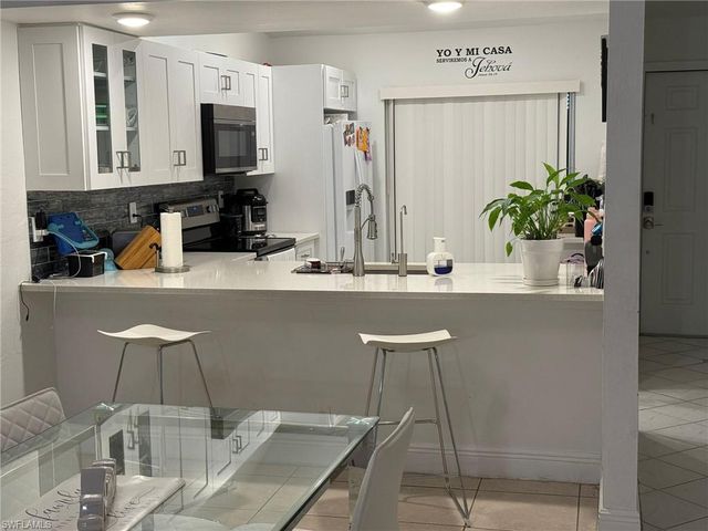 4220 Looking Glass LN # 4302, Naples, FL 34112