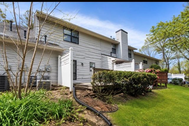 2390 Newport Landing, Alpharetta, GA 30009