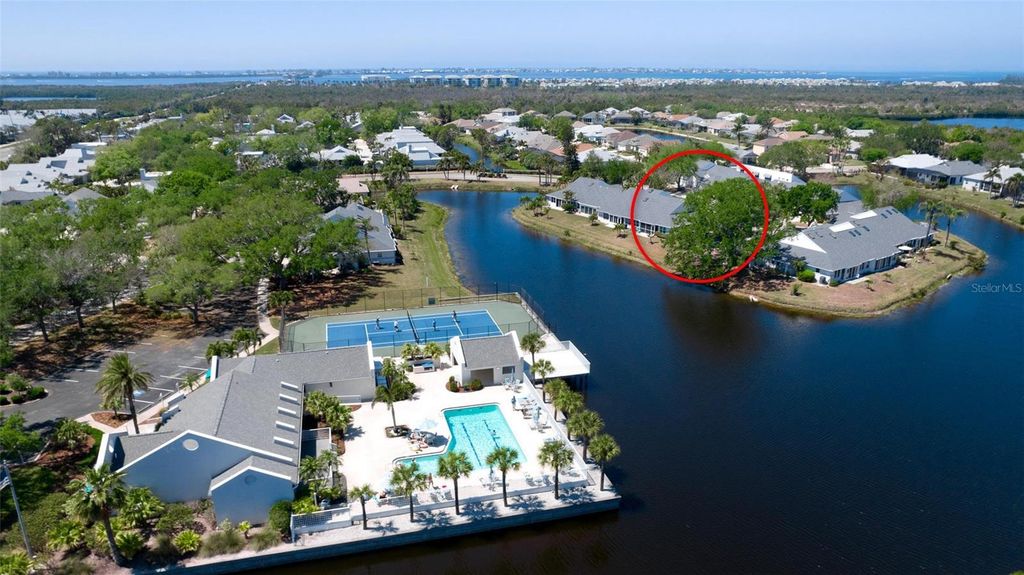 Image 2 of property listing at 11009 JASMINE CIRCLE, Bradenton, FL 34209