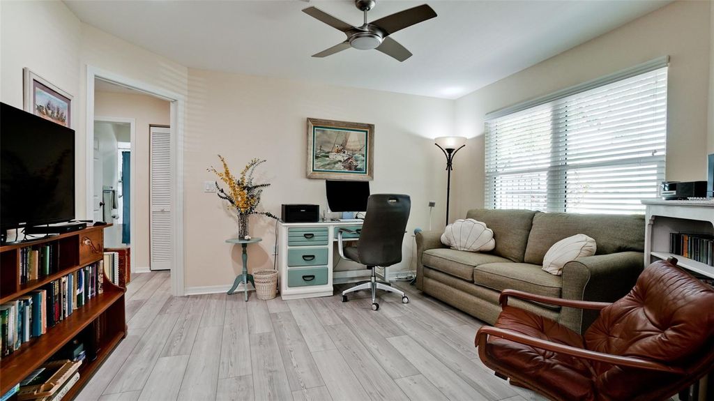Image 15 of property listing at 11009 JASMINE CIRCLE, Bradenton, FL 34209