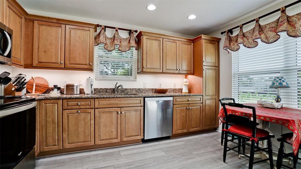 Image 17 of property listing at 11009 JASMINE CIRCLE, Bradenton, FL 34209