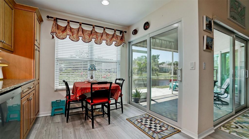 Image 18 of property listing at 11009 JASMINE CIRCLE, Bradenton, FL 34209