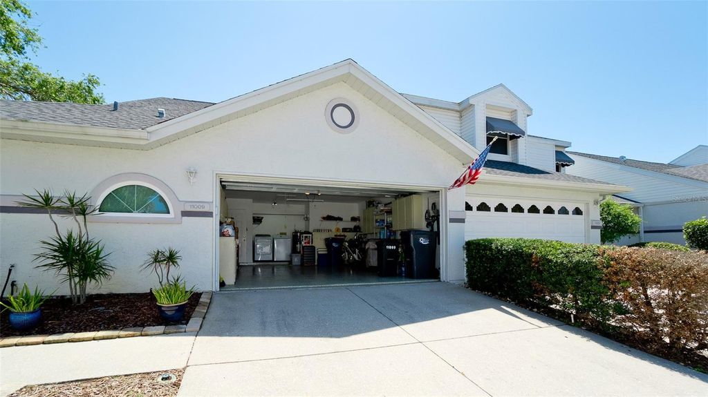Image 31 of property listing at 11009 JASMINE CIRCLE, Bradenton, FL 34209