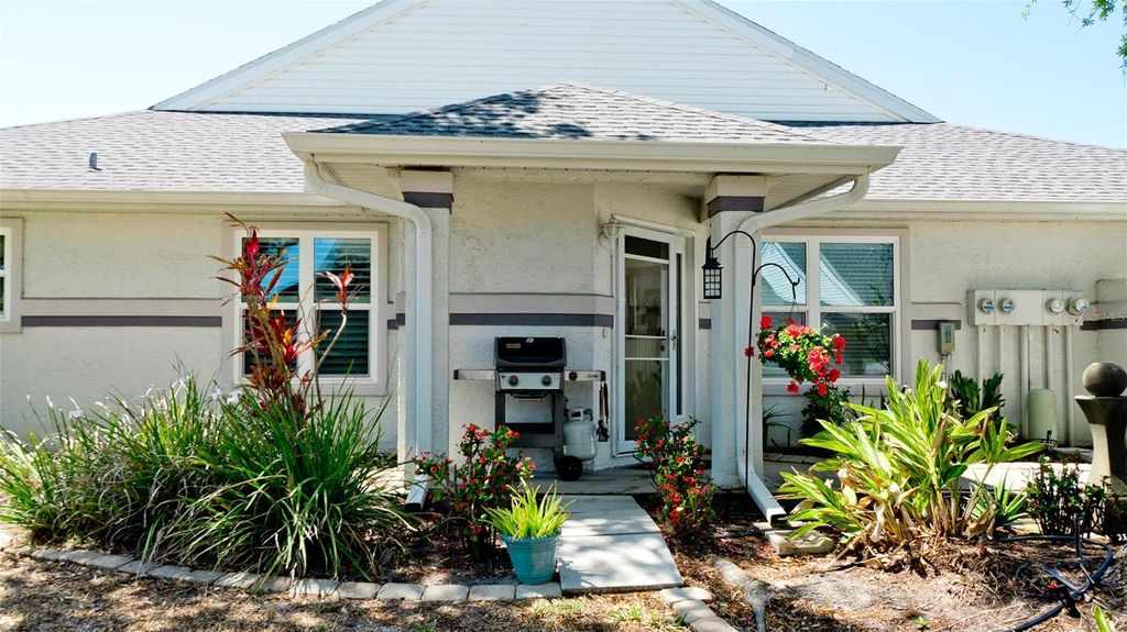 Image 7 of property listing at 11009 JASMINE CIRCLE, Bradenton, FL 34209