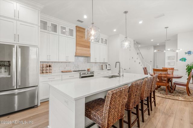 215 N 19TH Avenue N B, Jacksonville Beach, FL 32250