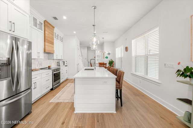 215 N 19TH Avenue N B, Jacksonville Beach, FL 32250