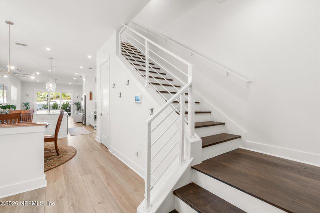 215 N 19TH Avenue N B, Jacksonville Beach, FL 32250