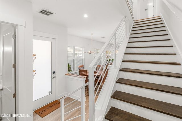 215 N 19TH Avenue N B, Jacksonville Beach, FL 32250