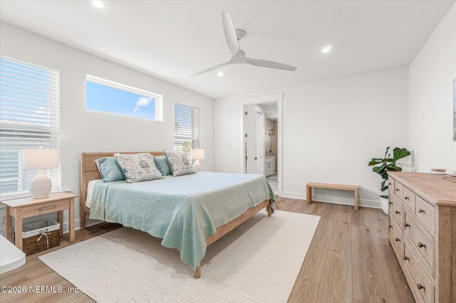 215 N 19TH Avenue N B, Jacksonville Beach, FL 32250