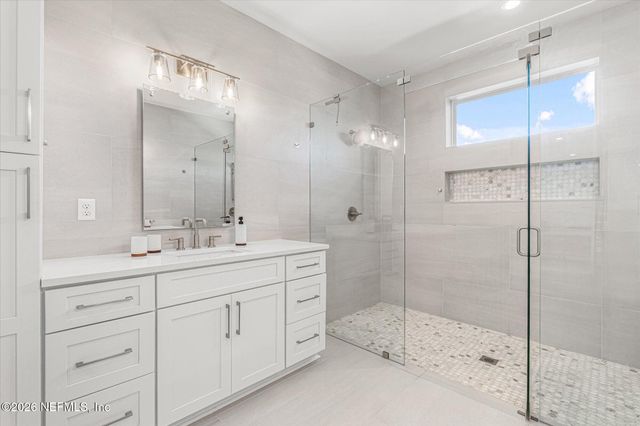 215 N 19TH Avenue N B, Jacksonville Beach, FL 32250