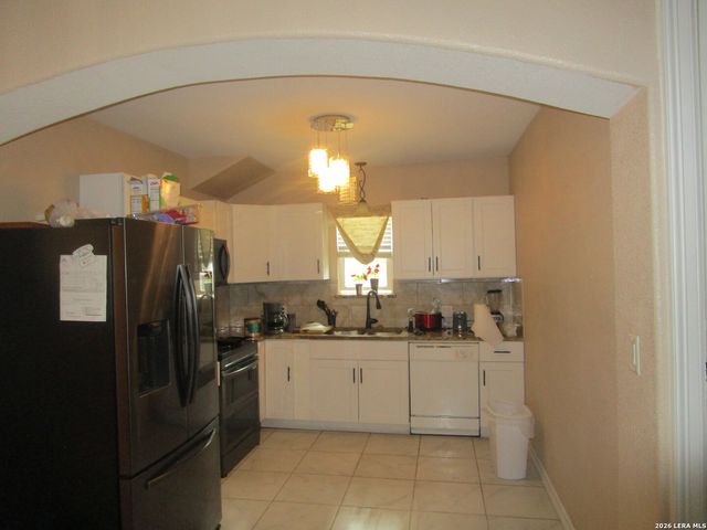 1102 saint marys, Beeville, TX 78102