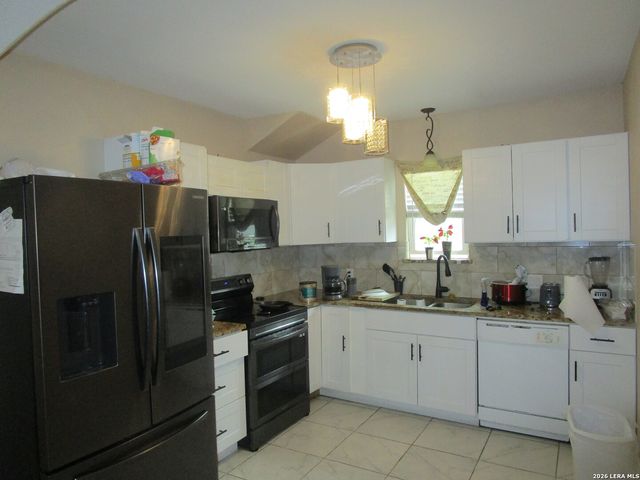 1102 saint marys, Beeville, TX 78102