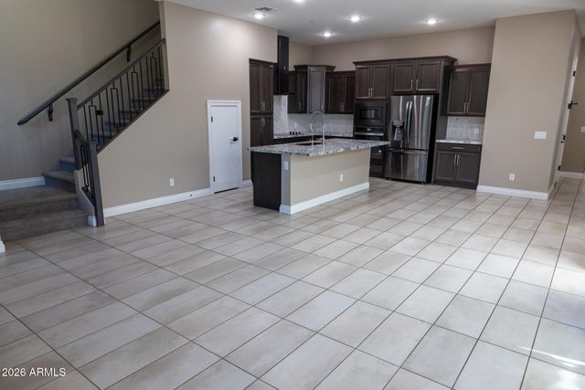2462 E LOVEBIRD Lane, Gilbert, AZ 85297