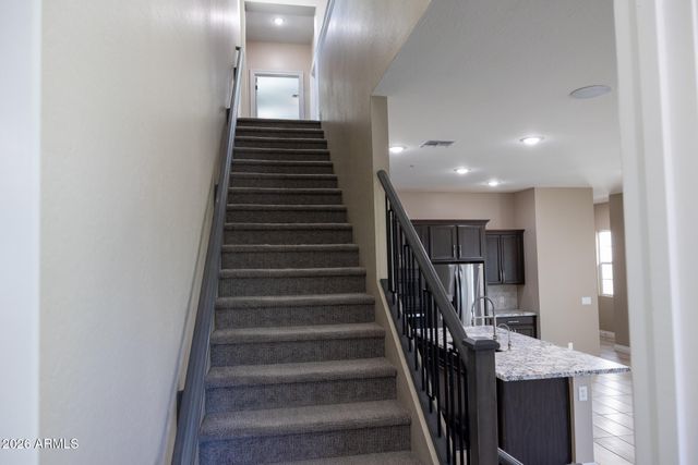 2462 E LOVEBIRD Lane, Gilbert, AZ 85297