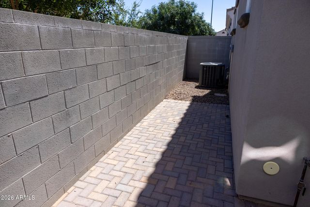 2462 E LOVEBIRD Lane, Gilbert, AZ 85297