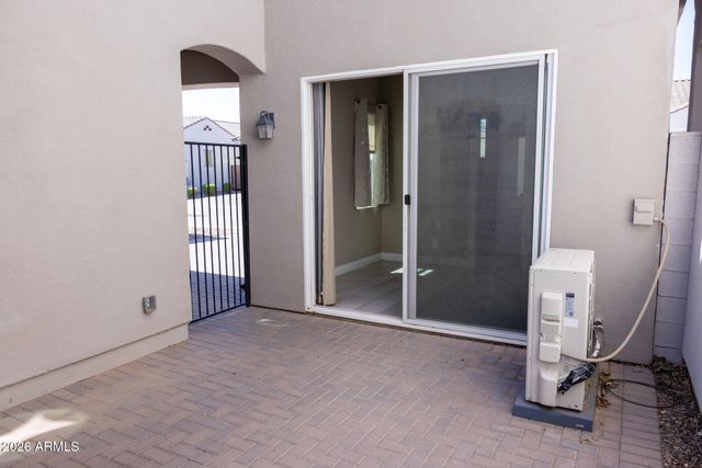 2462 E LOVEBIRD Lane, Gilbert, AZ 85297