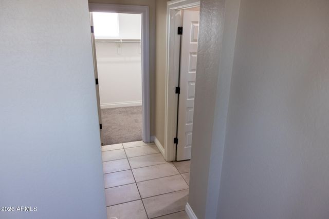 2462 E LOVEBIRD Lane, Gilbert, AZ 85297