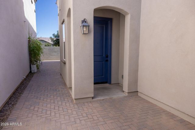 2462 E LOVEBIRD Lane, Gilbert, AZ 85297