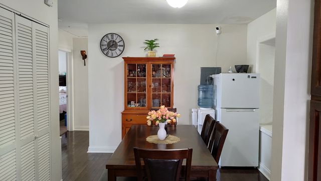 8312 N Milwaukee Avenue, Niles, IL 60714