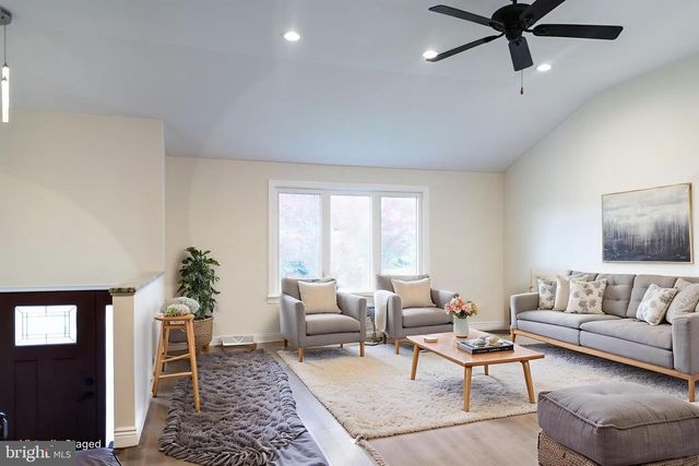 1104 GORSON DR, Warminster, PA 18974