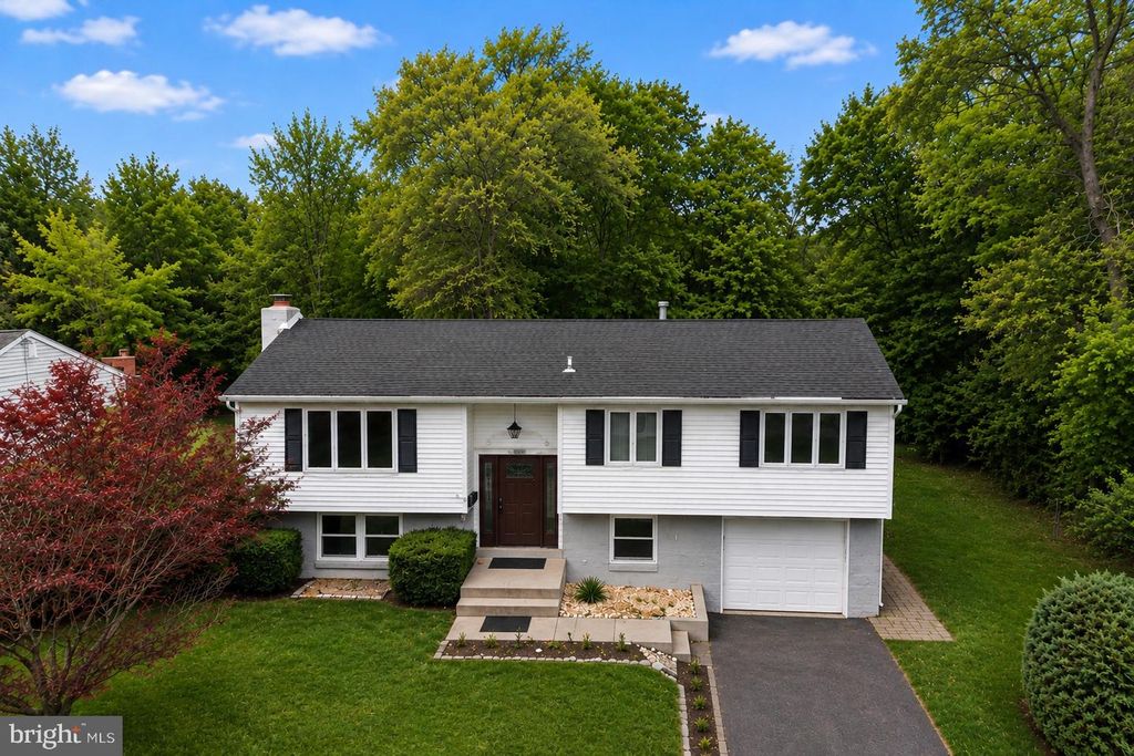 1104 GORSON DR, Warminster, PA 18974