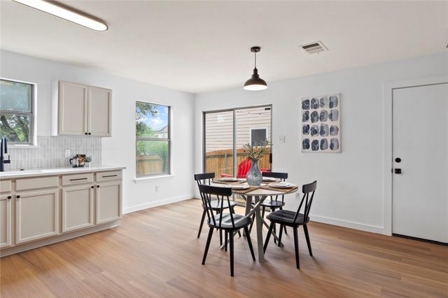 13213 Sea Biscuit DR, Del Valle, TX 78617